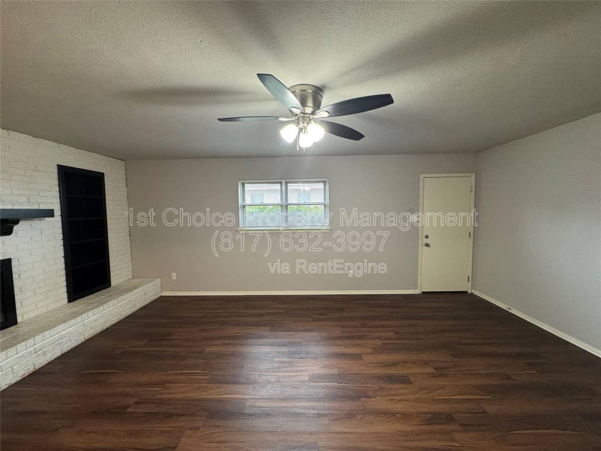 Apartment for rent at 6224 Wheaton Dr #B, Fort Worth, TX 76133