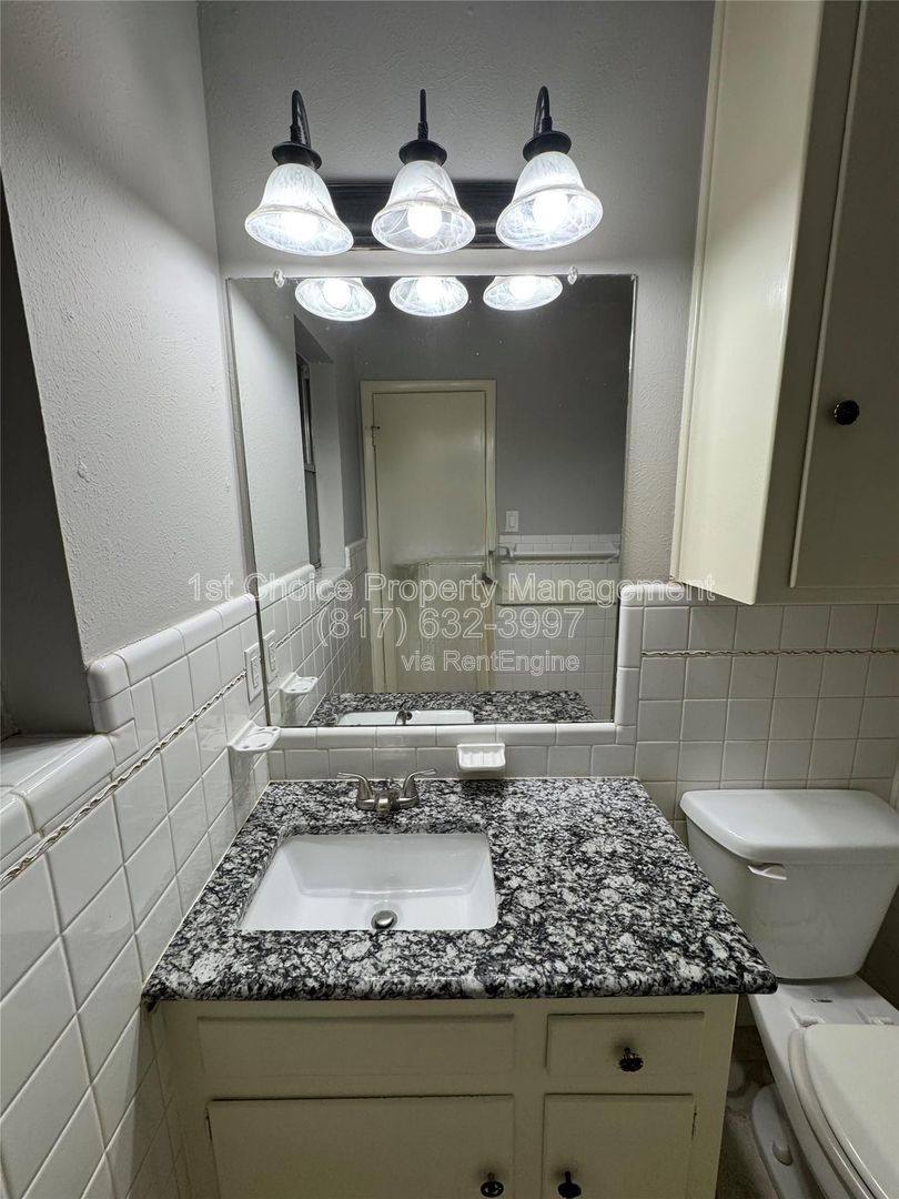 Apartment for rent at 6224 Wheaton Dr #B, Fort Worth, TX 76133