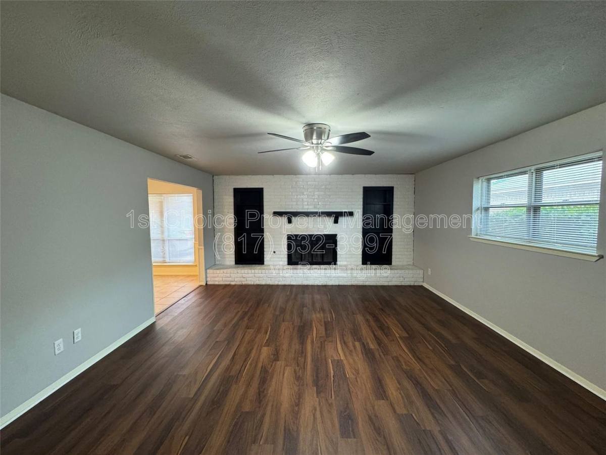 Apartment for rent at 6224 Wheaton Dr #B, Fort Worth, TX 76133