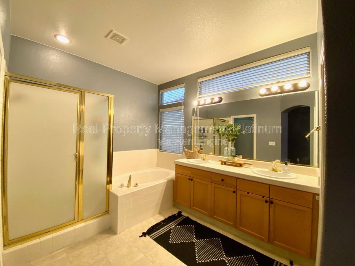 House for rent at 4872 N Crestmoor Ave, Clovis, CA 93619