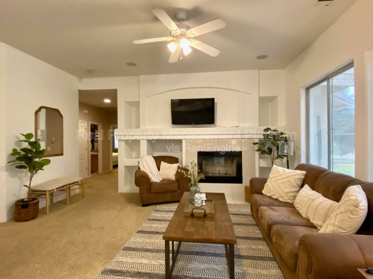 House for rent at 4872 N Crestmoor Ave, Clovis, CA 93619
