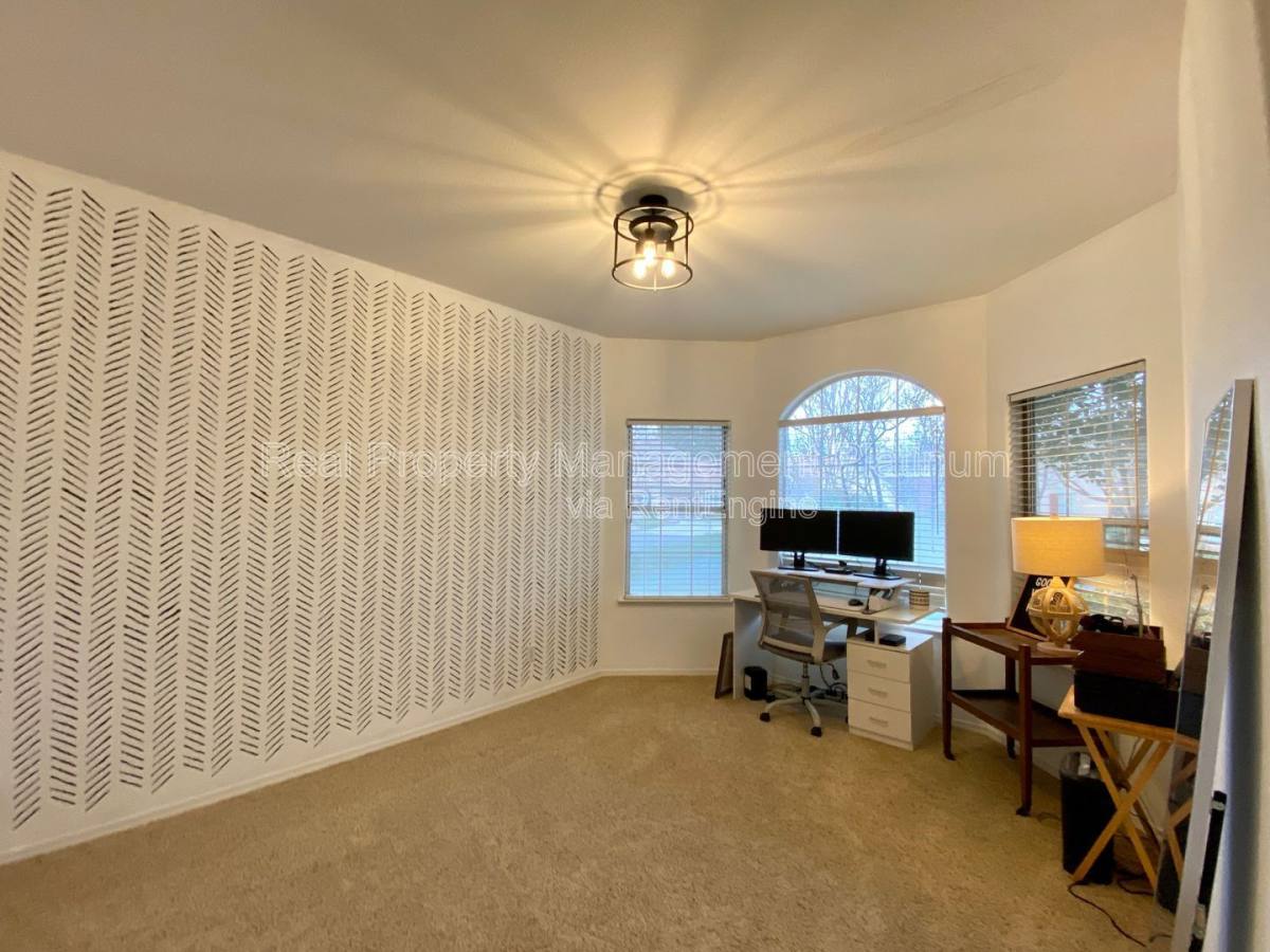 House for rent at 4872 N Crestmoor Ave, Clovis, CA 93619
