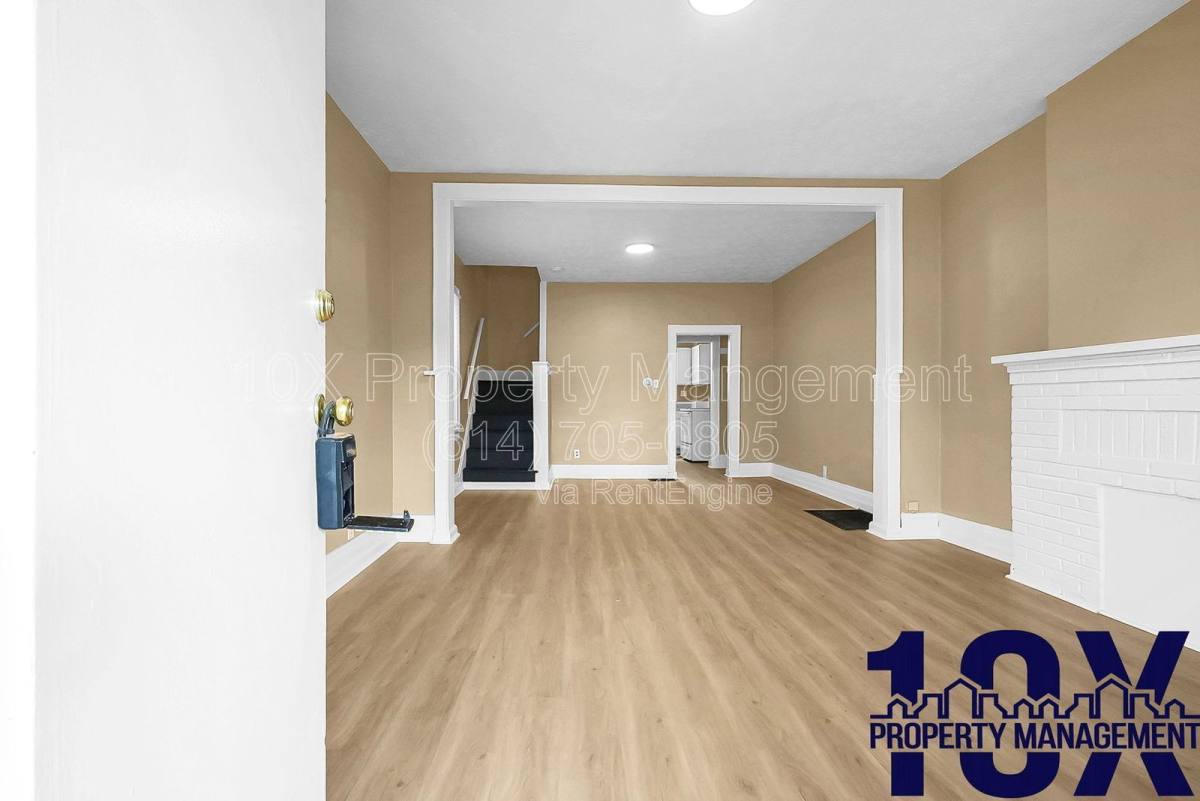 Apartment for rent at 2545 Sullivant Ave, Columbus, OH 43204