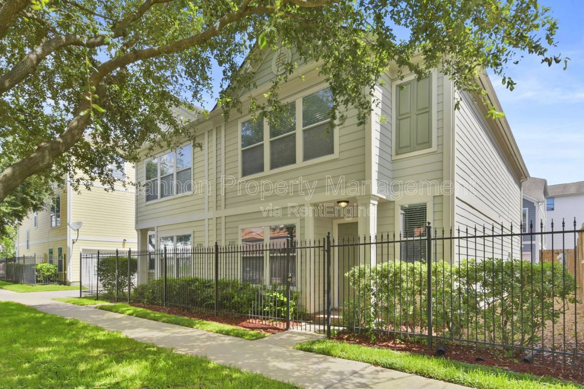House for rent at 2711 Polk St, Houston, TX 77003