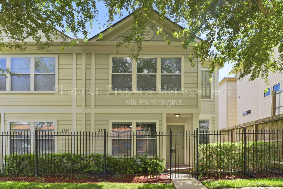 House for rent at 2711 Polk St, Houston, TX 77003