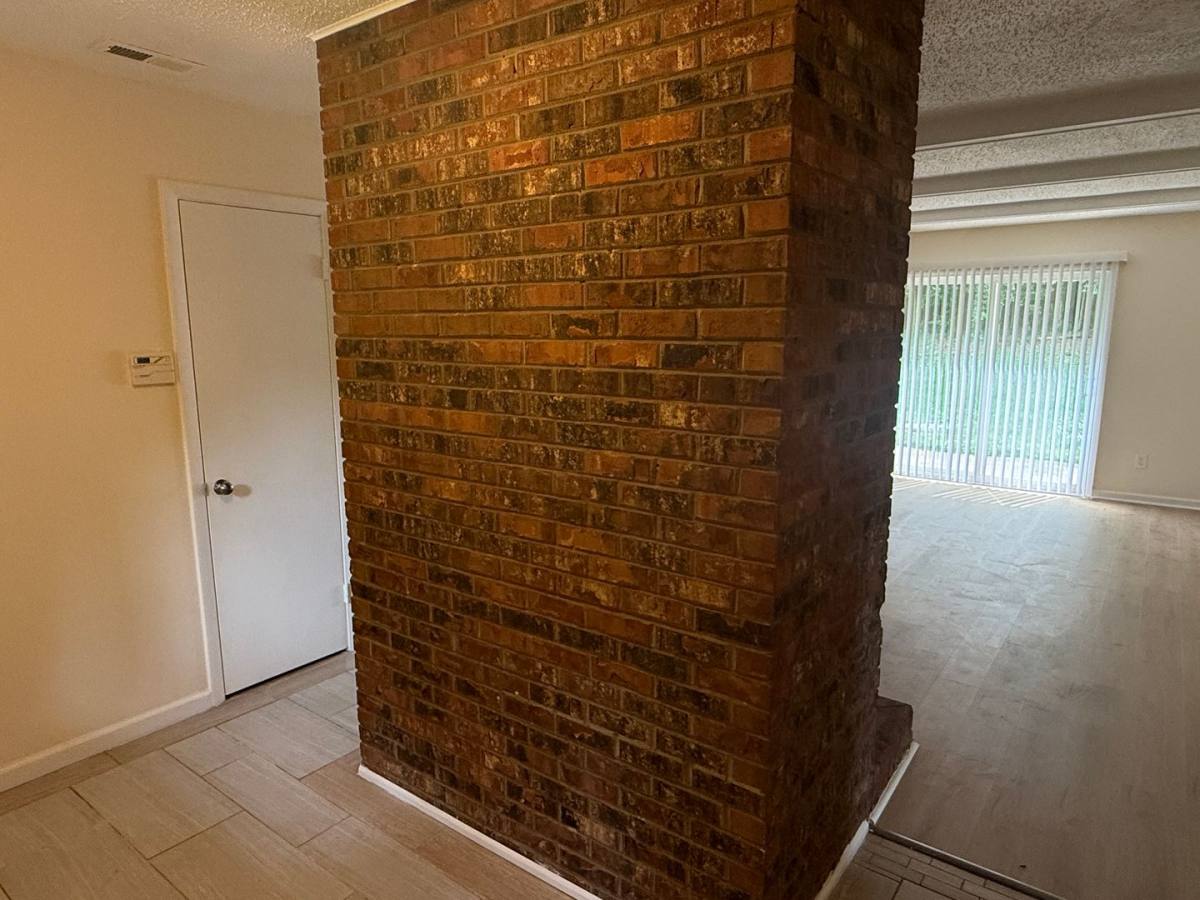 House for rent at 6341 Round Hill Rd, Charlotte, NC 28211