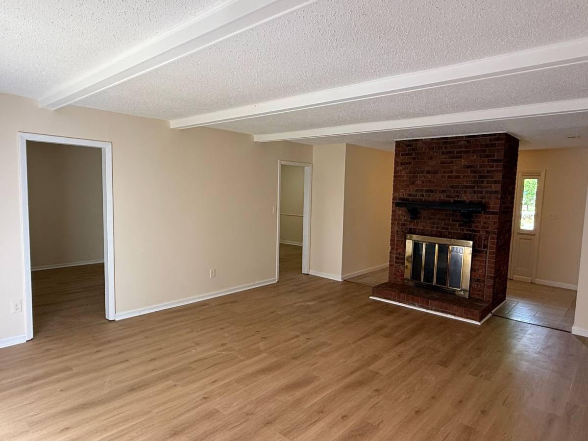 House for rent at 6341 Round Hill Rd, Charlotte, NC 28211
