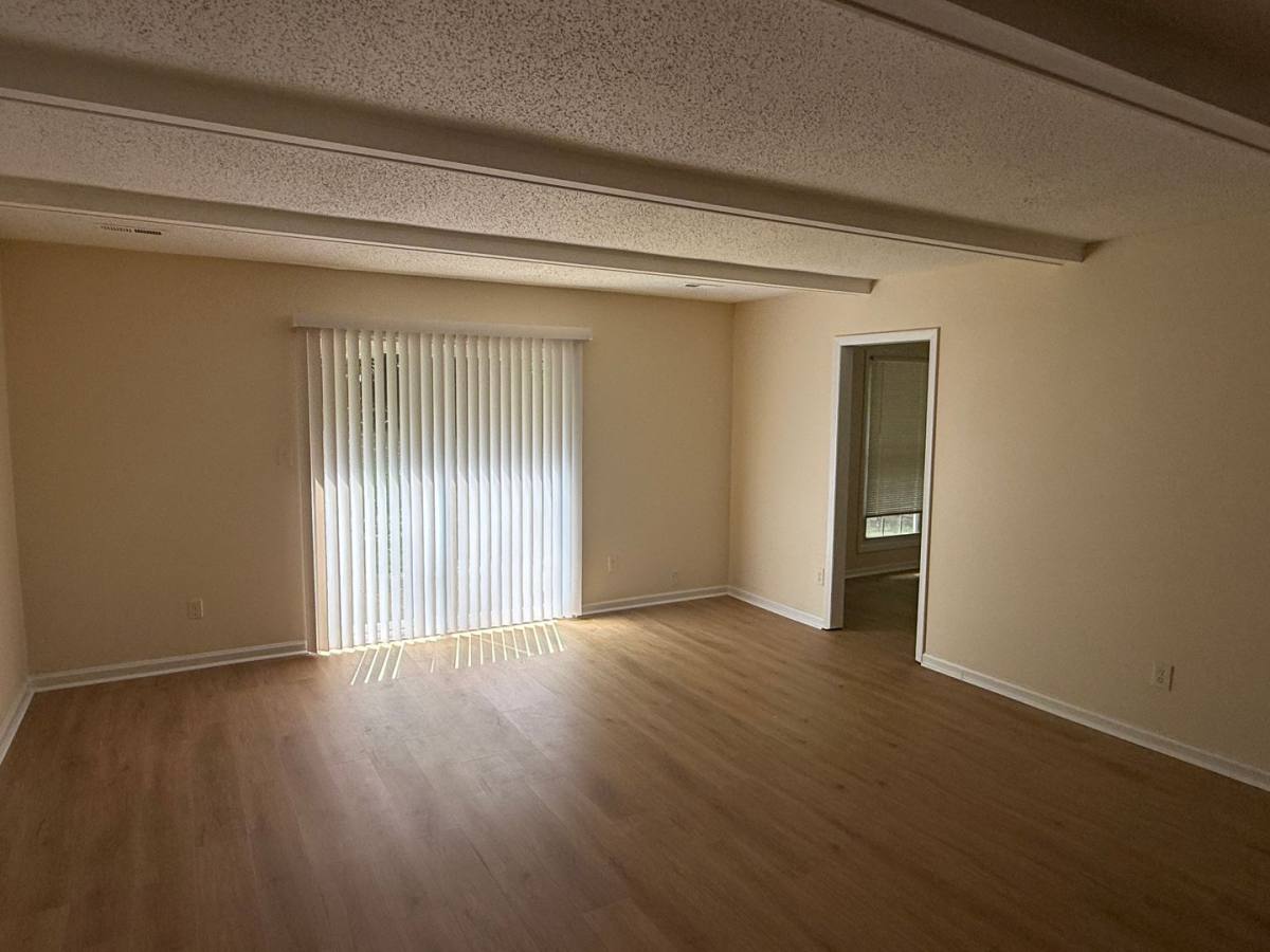 House for rent at 6341 Round Hill Rd, Charlotte, NC 28211