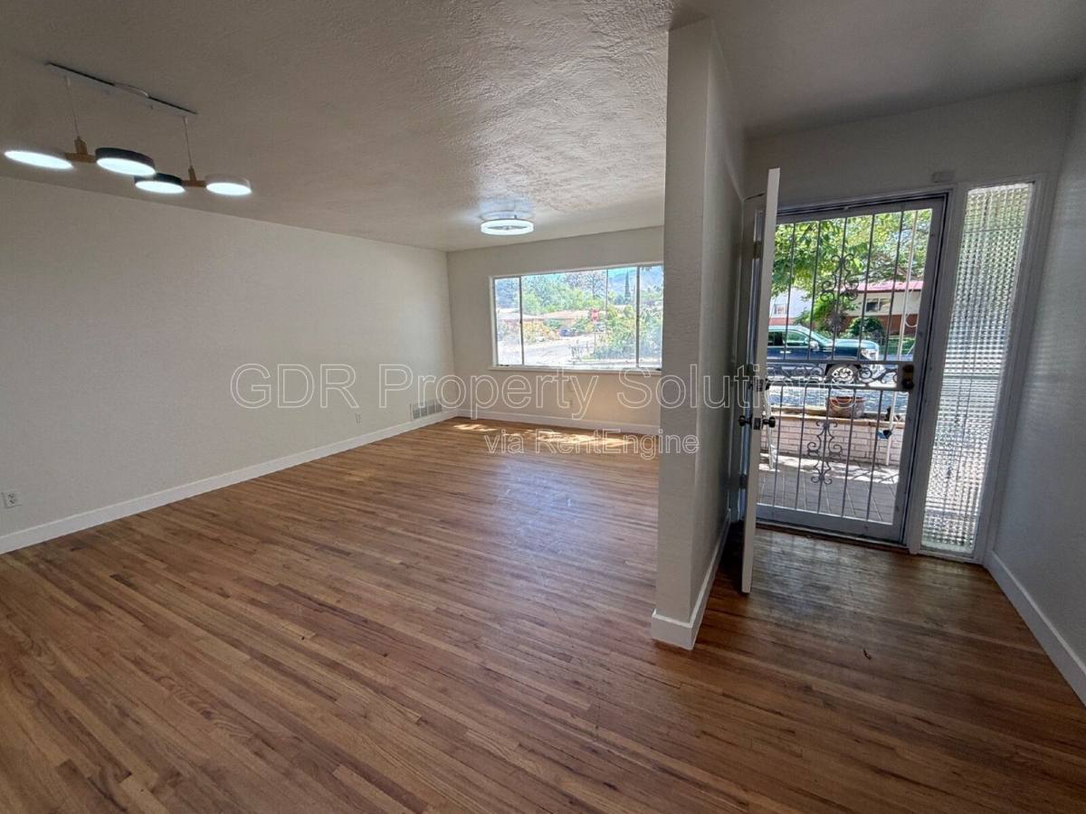 House for rent at 1317 Espanola St NE, Albuquerque, NM 87110