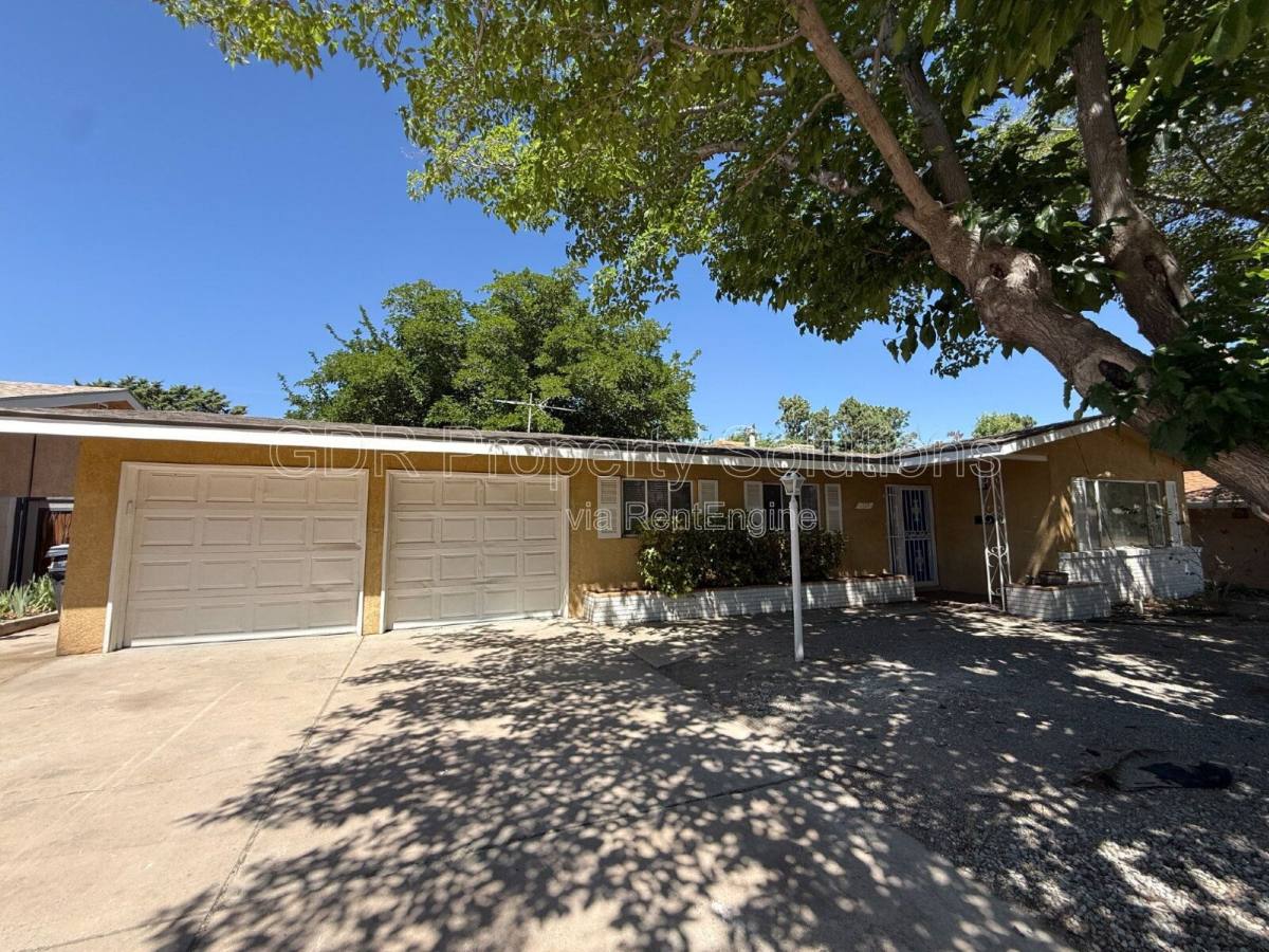 House for rent at 1317 Espanola St NE, Albuquerque, NM 87110