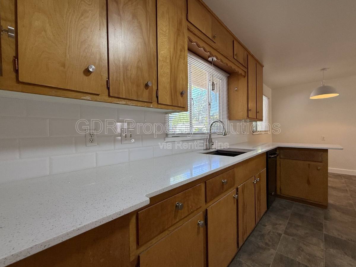 House for rent at 1317 Espanola St NE, Albuquerque, NM 87110