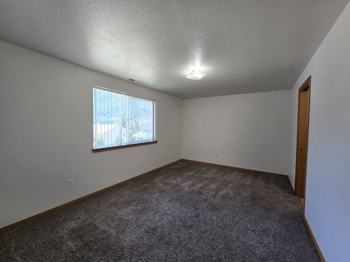 Apartment for rent at 514 Maylea Place, Canyonville, OR 97417