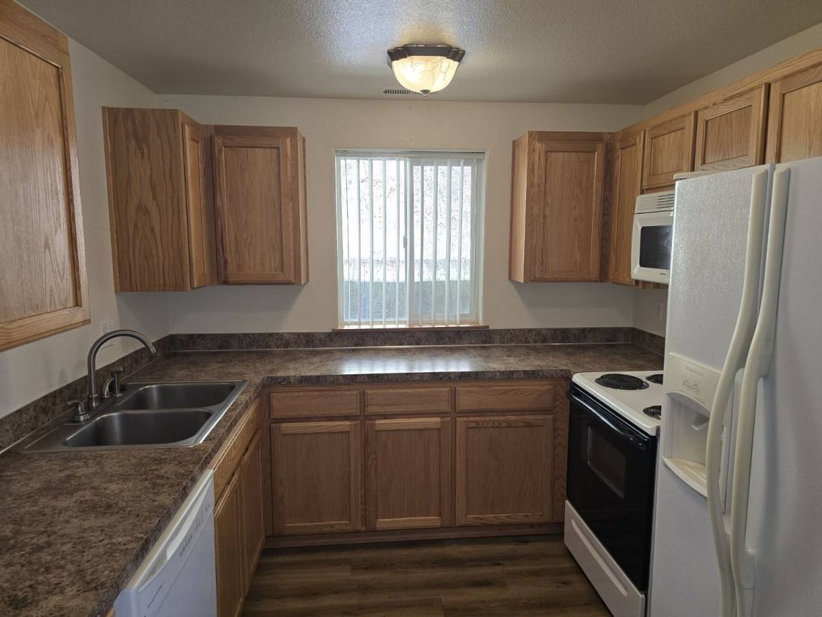 Apartment for rent at 514 Maylea Place, Canyonville, OR 97417