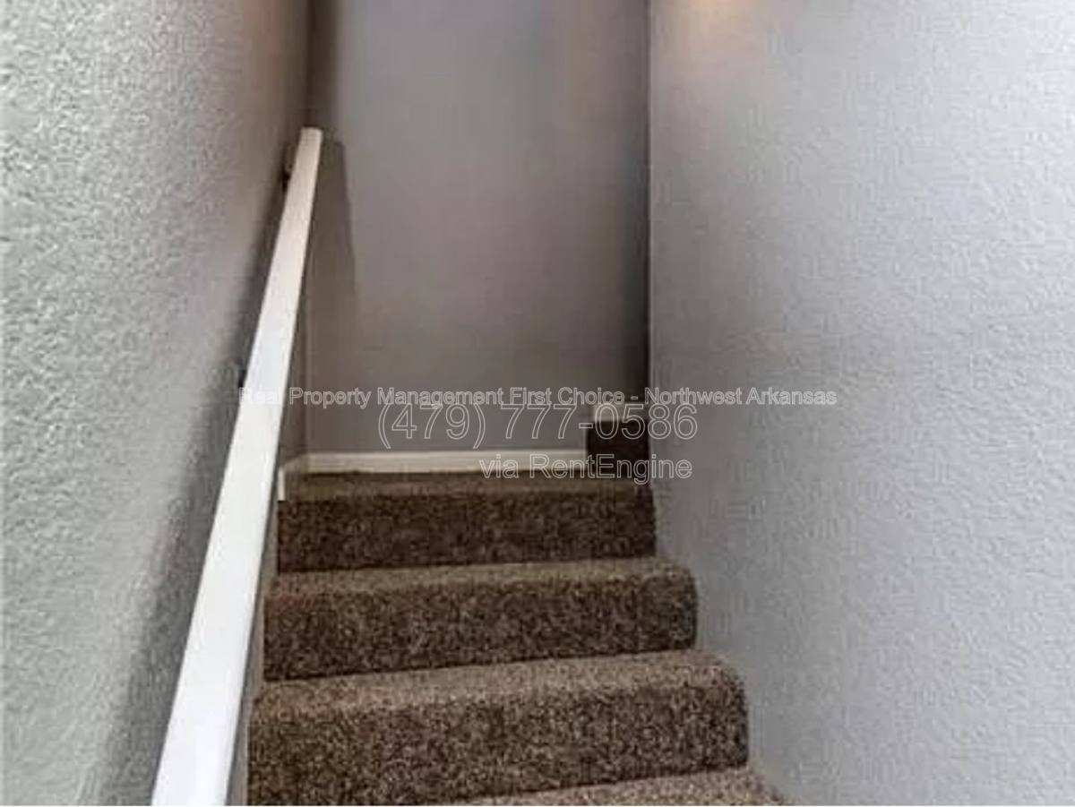 Townhouse for rent at 579 W Moan Place, Fayetteville, AR 72703