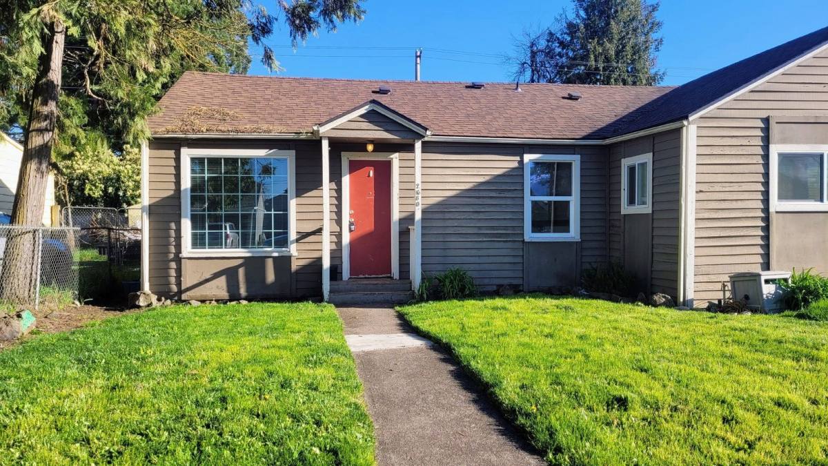 Apartment for rent at 2680 E St, Springfield, OR 97477