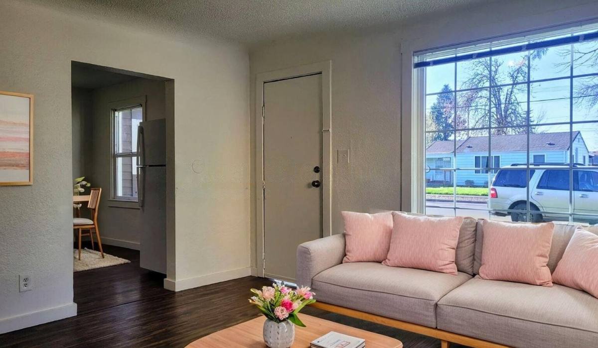 Apartment for rent at 2680 E St, Springfield, OR 97477