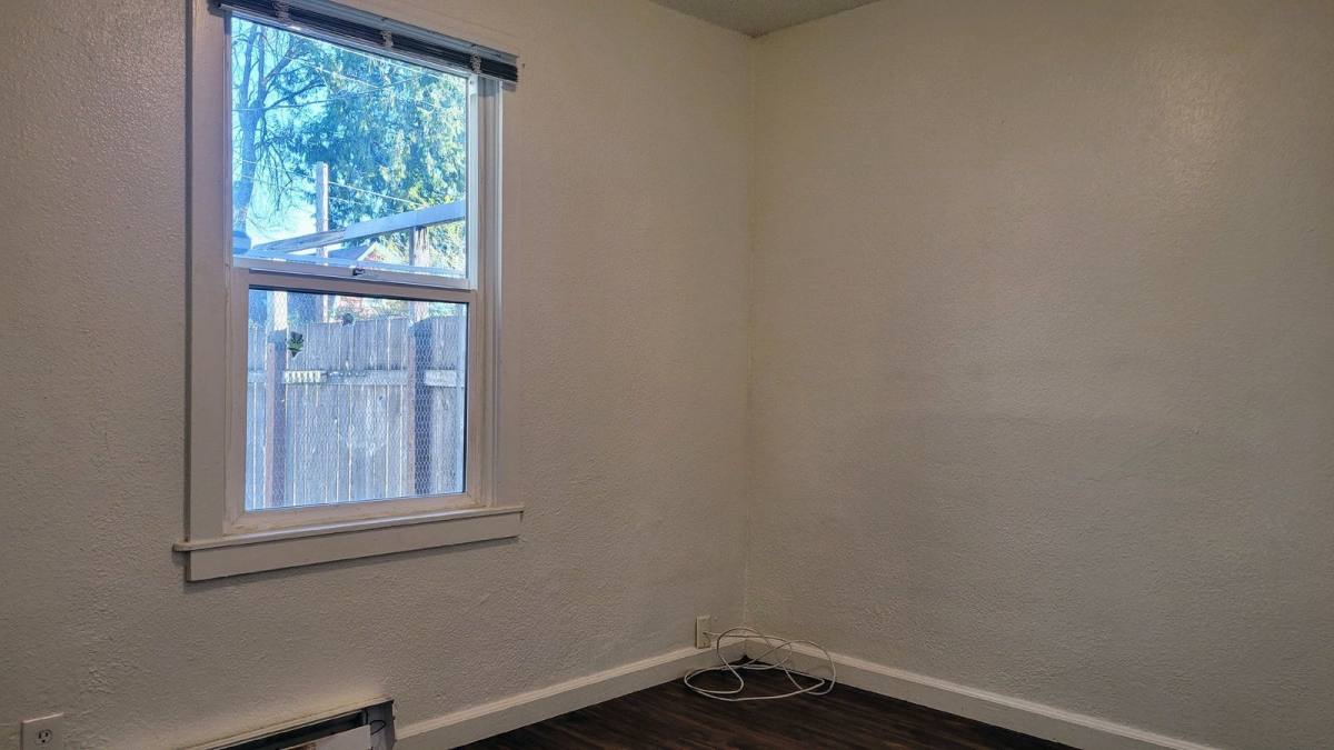 Apartment for rent at 2680 E St, Springfield, OR 97477