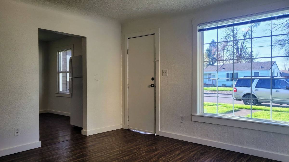 Apartment for rent at 2680 E St, Springfield, OR 97477