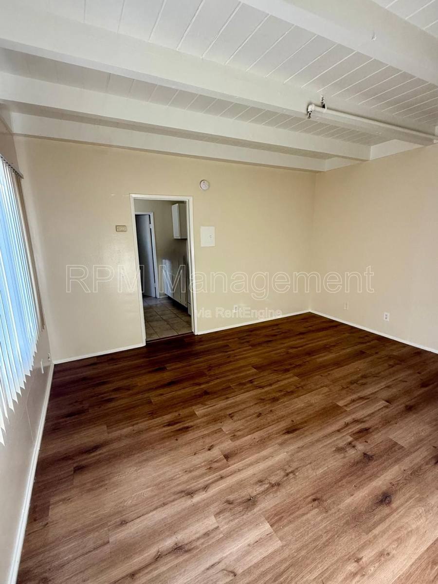 Apartment for rent at 6645 Etiwanda Ave #9A, Reseda, CA 91335