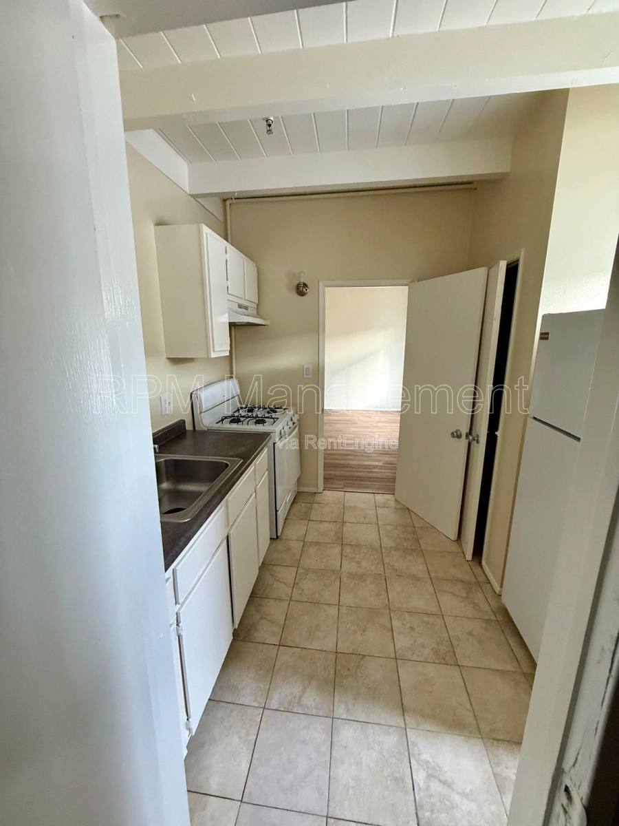 Apartment for rent at 6645 Etiwanda Ave #9A, Reseda, CA 91335