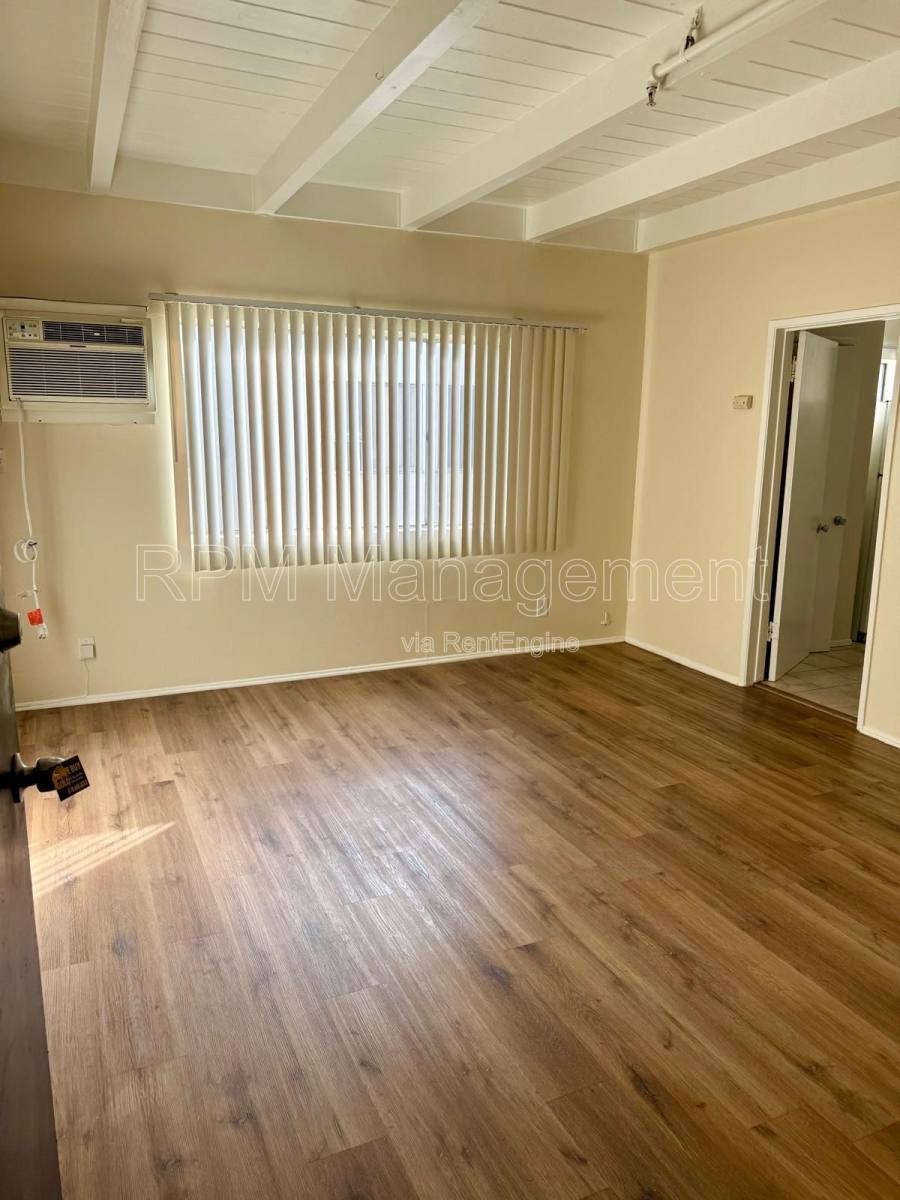 Apartment for rent at 6645 Etiwanda Ave #9A, Reseda, CA 91335