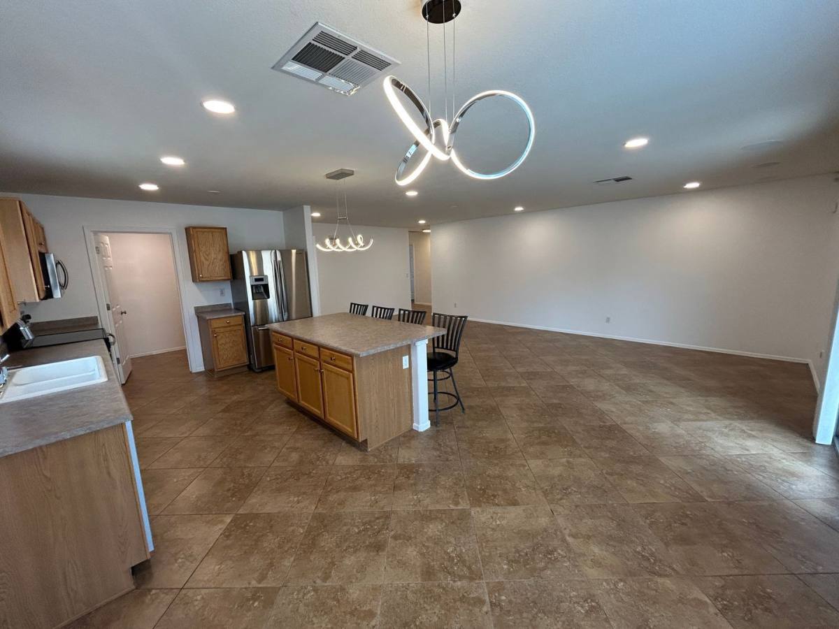 House for rent at 3126 W Zachary Dr, Phoenix, AZ 85027