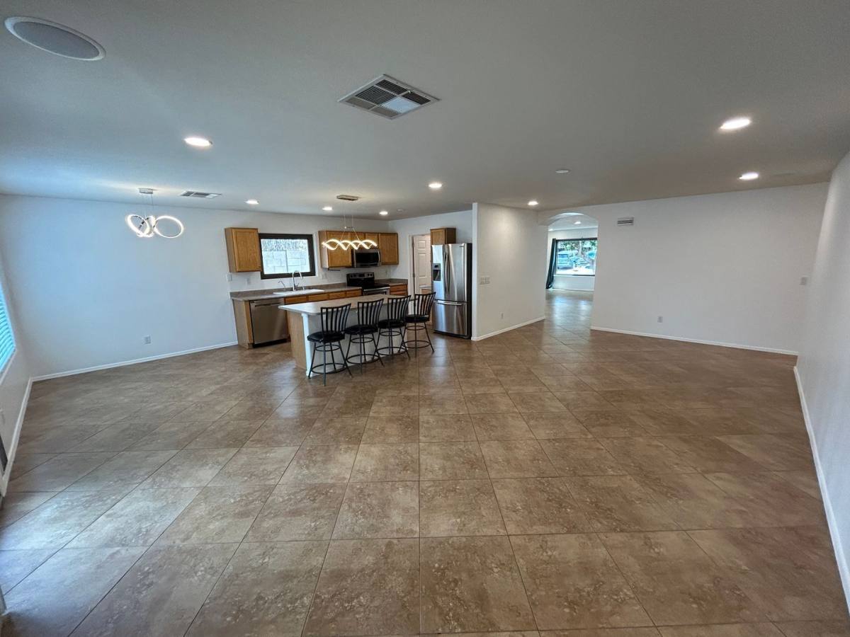 House for rent at 3126 W Zachary Dr, Phoenix, AZ 85027