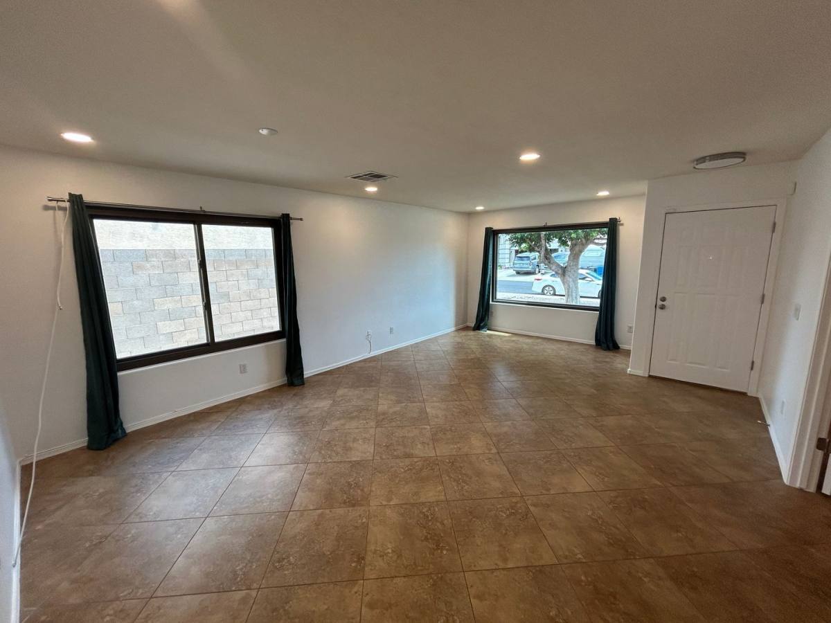 House for rent at 3126 W Zachary Dr, Phoenix, AZ 85027