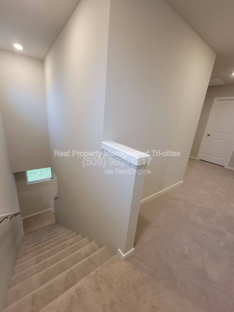 Apartment for rent at 7752 Ranchland Lane, West Richland, WA 99353