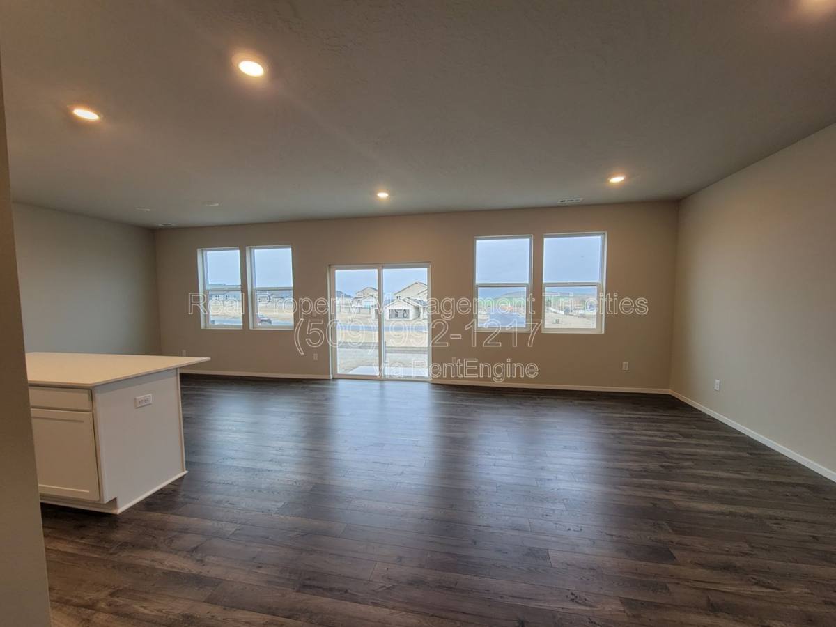 Apartment for rent at 7752 Ranchland Lane, West Richland, WA 99353