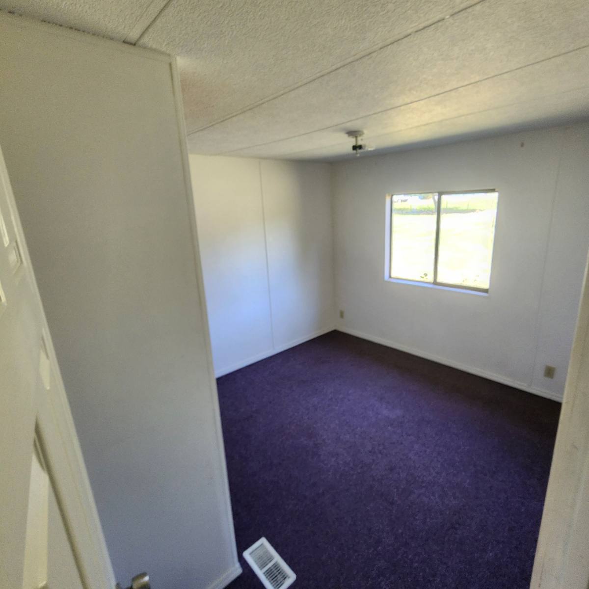 House for rent at 881 SW Pucker Huddle Rd, White Salmon, WA 98672