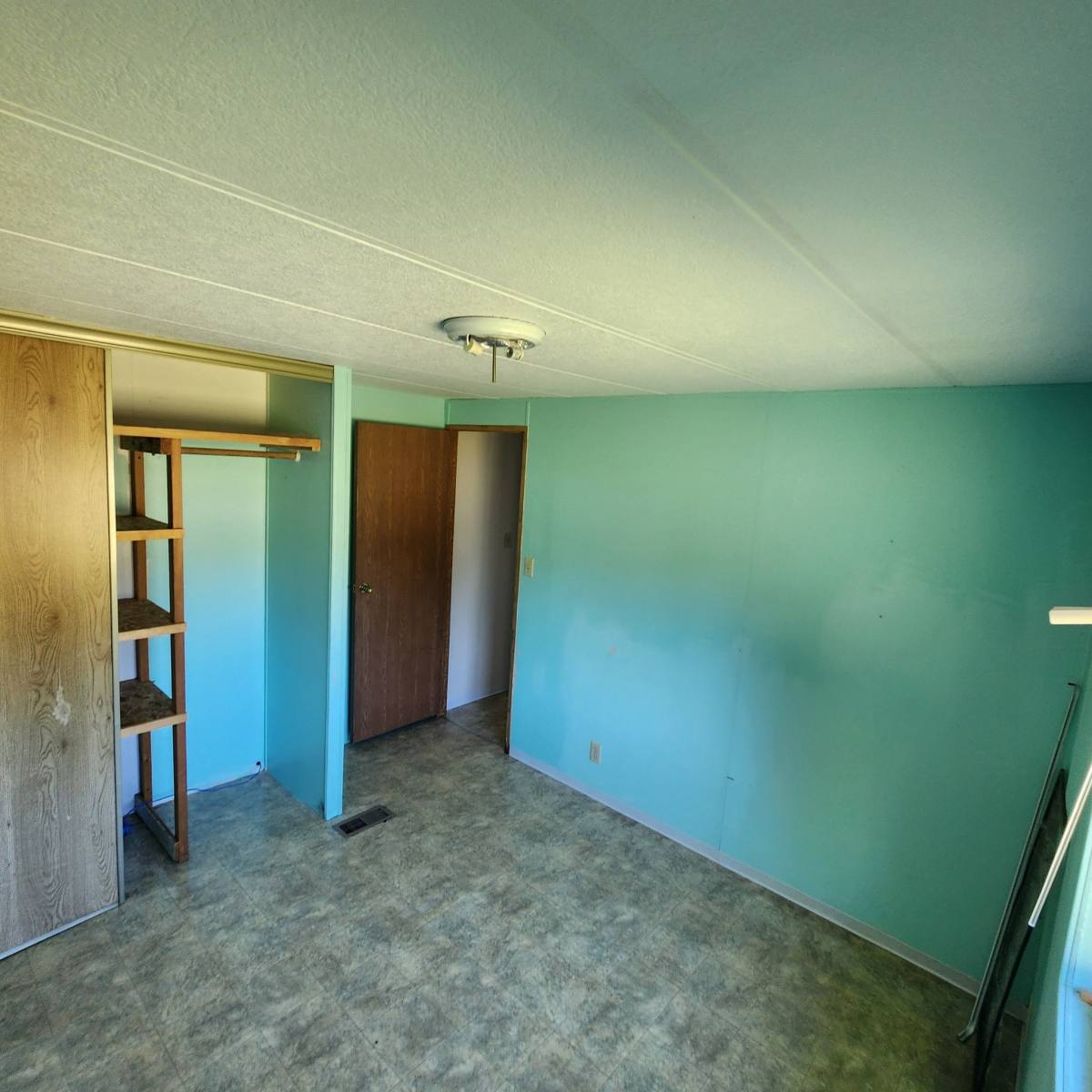 House for rent at 881 SW Pucker Huddle Rd, White Salmon, WA 98672