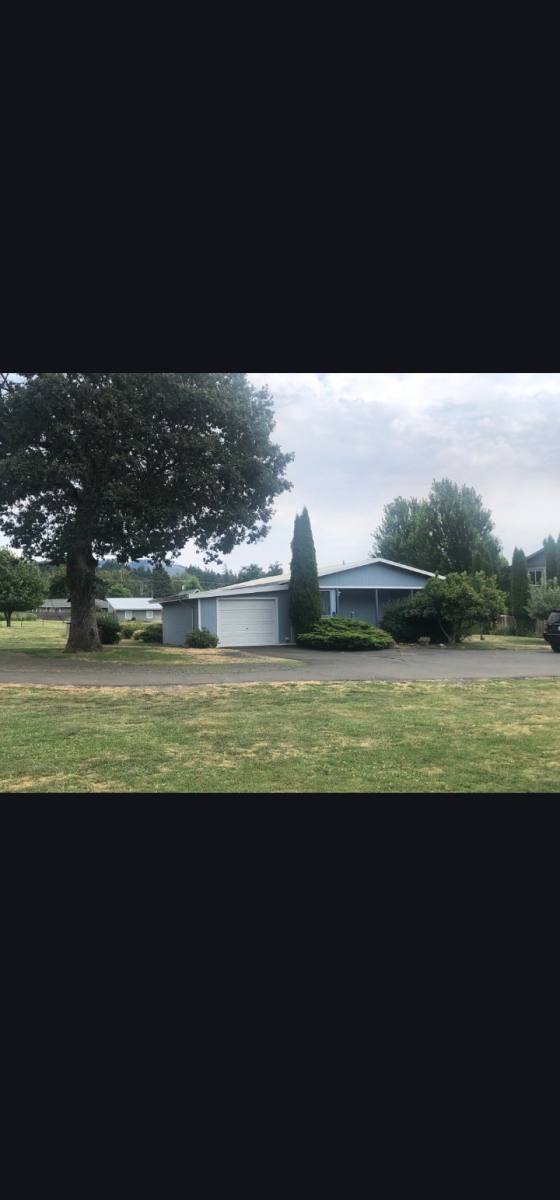 House for rent at 881 SW Pucker Huddle Rd, White Salmon, WA 98672