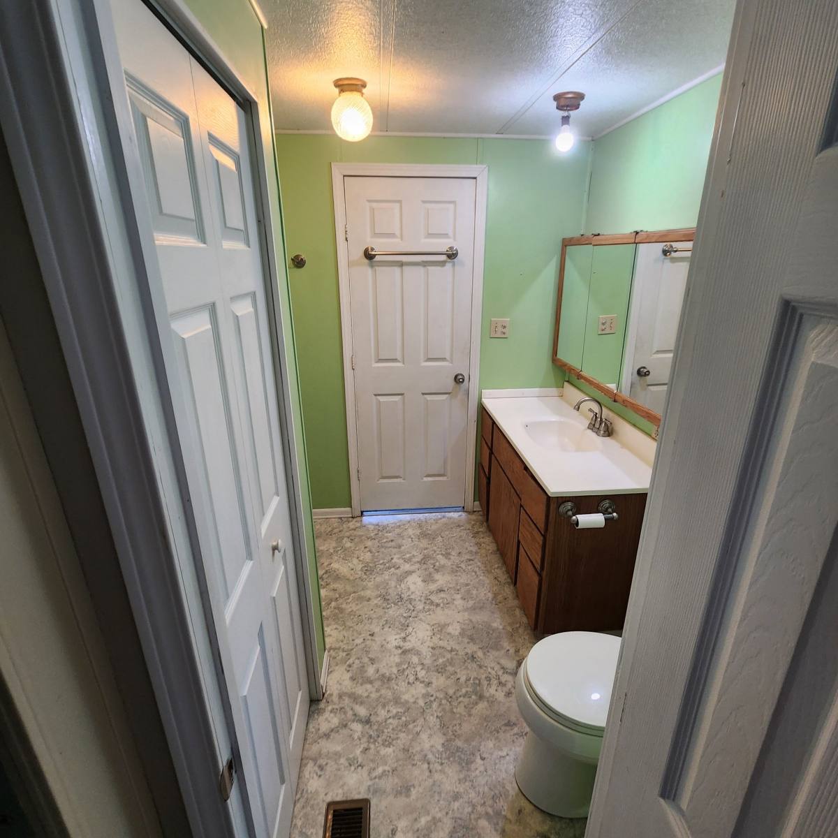 House for rent at 881 SW Pucker Huddle Rd, White Salmon, WA 98672