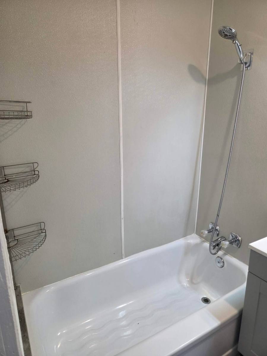 Apartment for rent at 404 Walnut St #A, Westernport, MD 21562