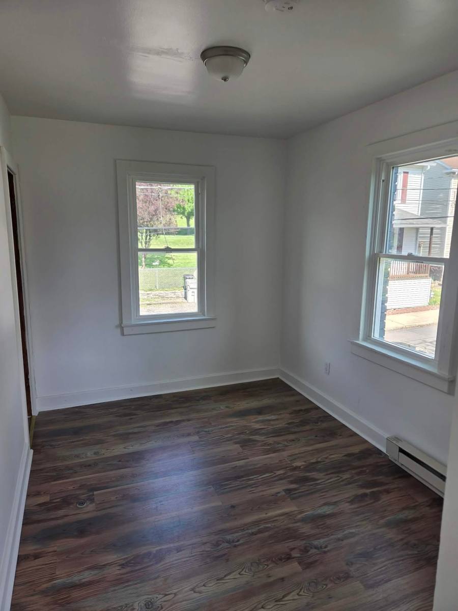 Apartment for rent at 404 Walnut St #C, Westernport, MD 21562