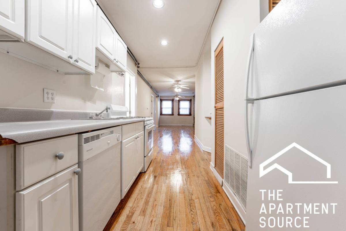 Apartment for rent at 1208 W Wrightwood Ave #G, Chicago, IL 60614