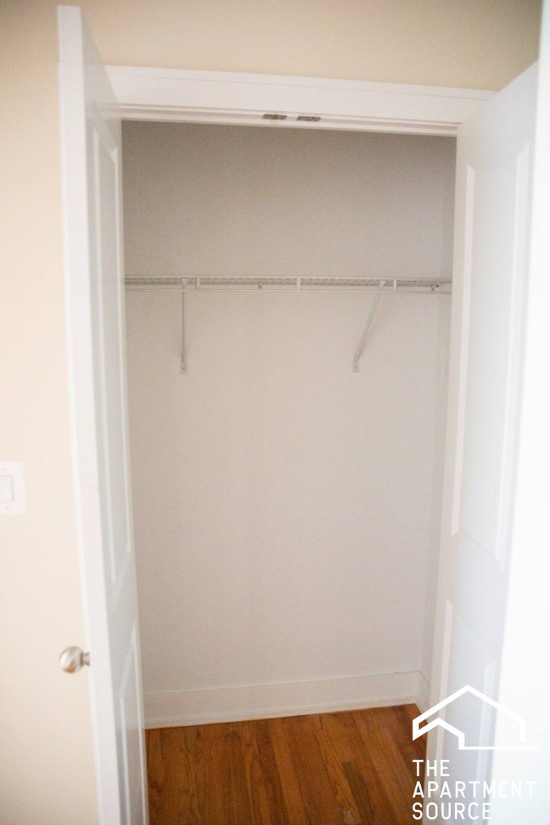 Apartment for rent at 1929 W Winona St #2, Chicago, IL 60640