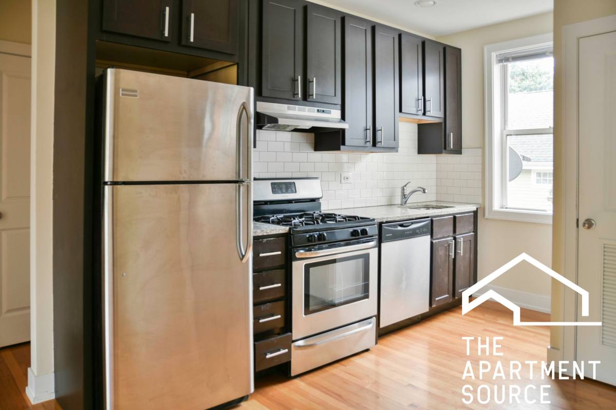 Apartment for rent at 1929 W Winona St #2, Chicago, IL 60640