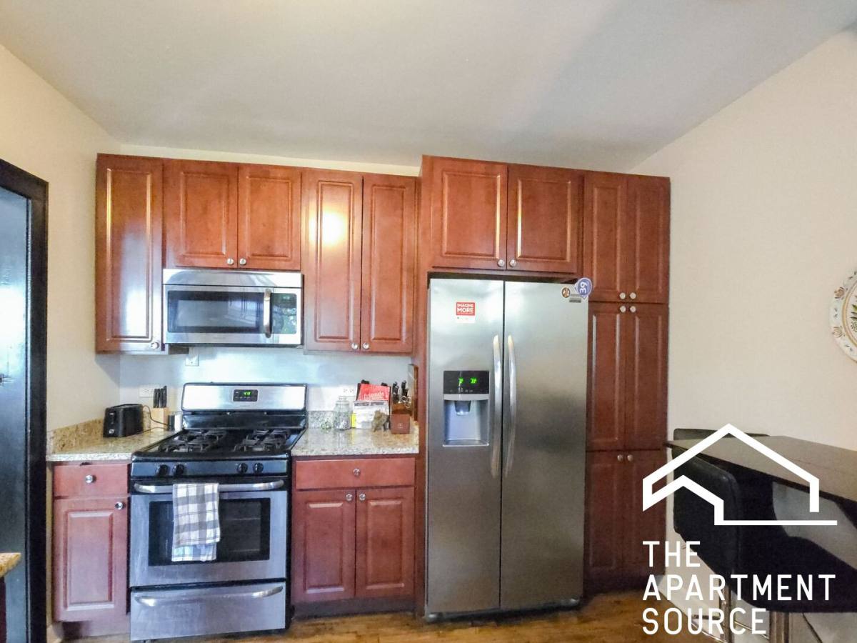 Apartment for rent at 1827 W Winona St #2, Chicago, IL 60640