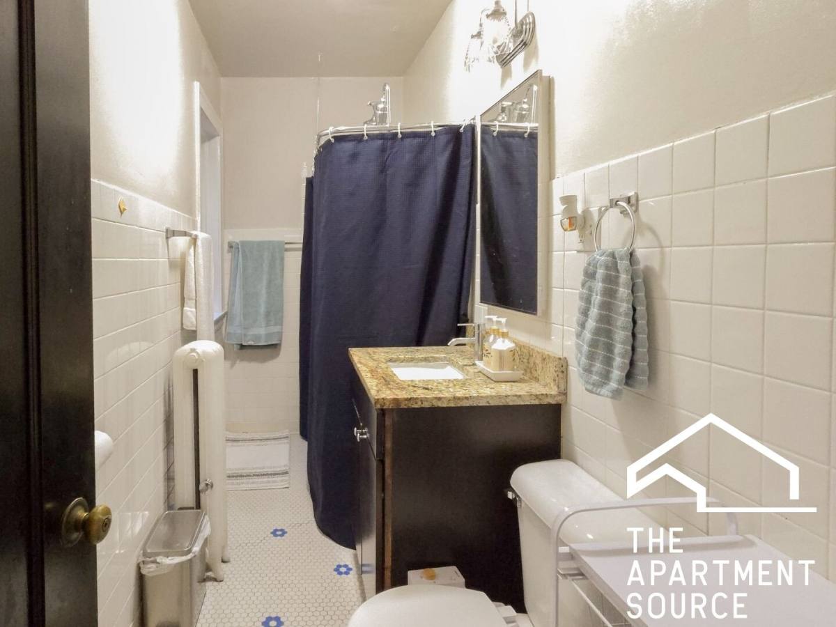 Apartment for rent at 1827 W Winona St #2, Chicago, IL 60640