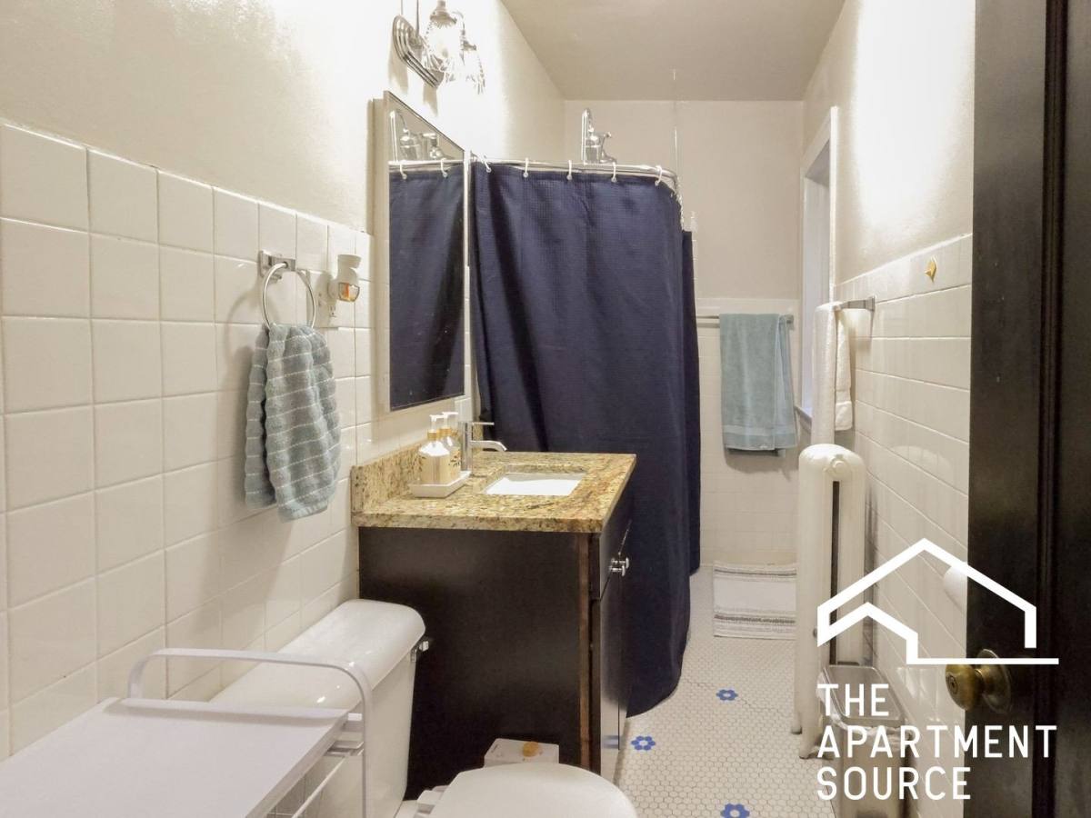 Apartment for rent at 1825 W Winona St #3, Chicago, IL 60640