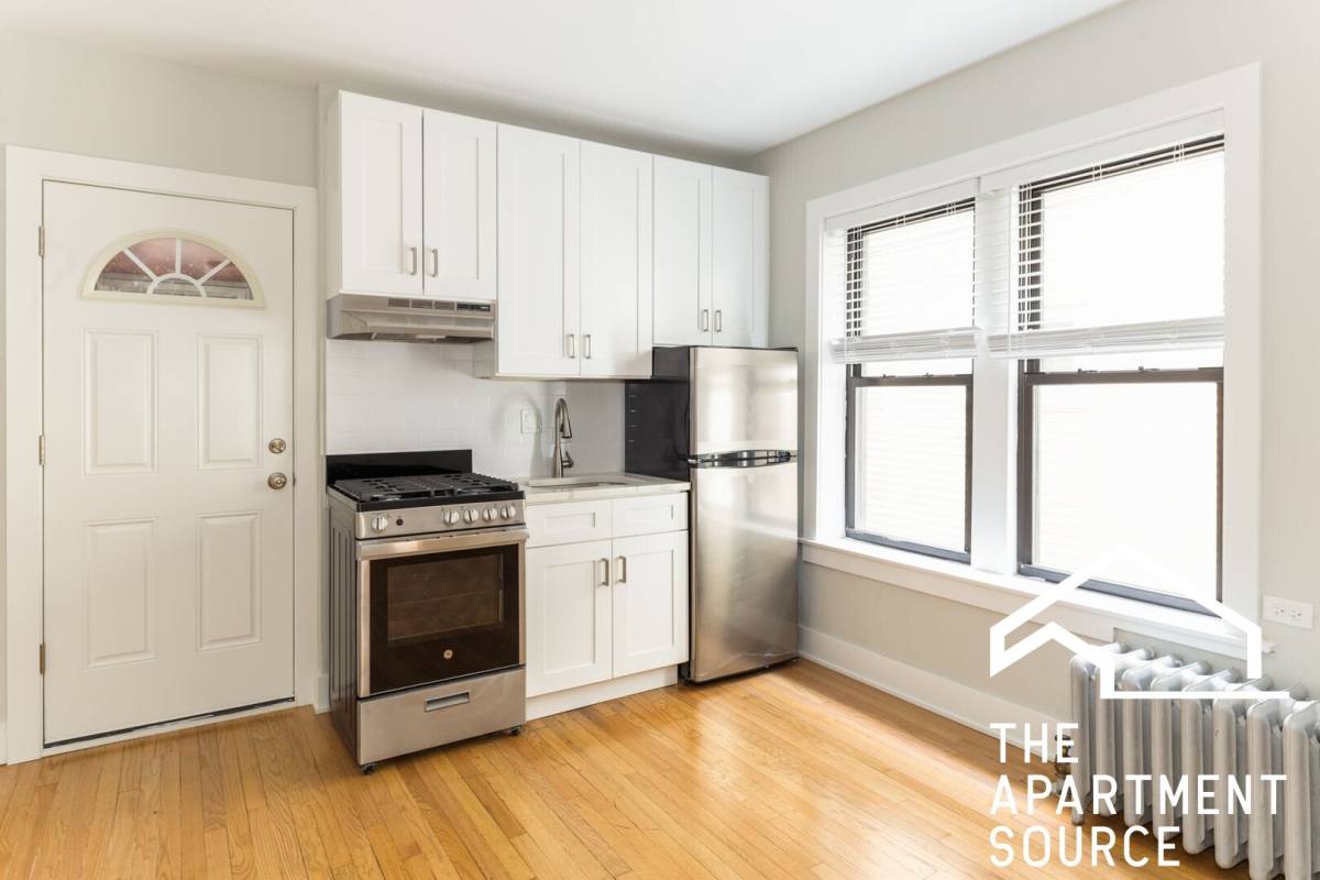 Apartment for rent at 1948 W Wilson Ave #1S, Chicago, IL 60640