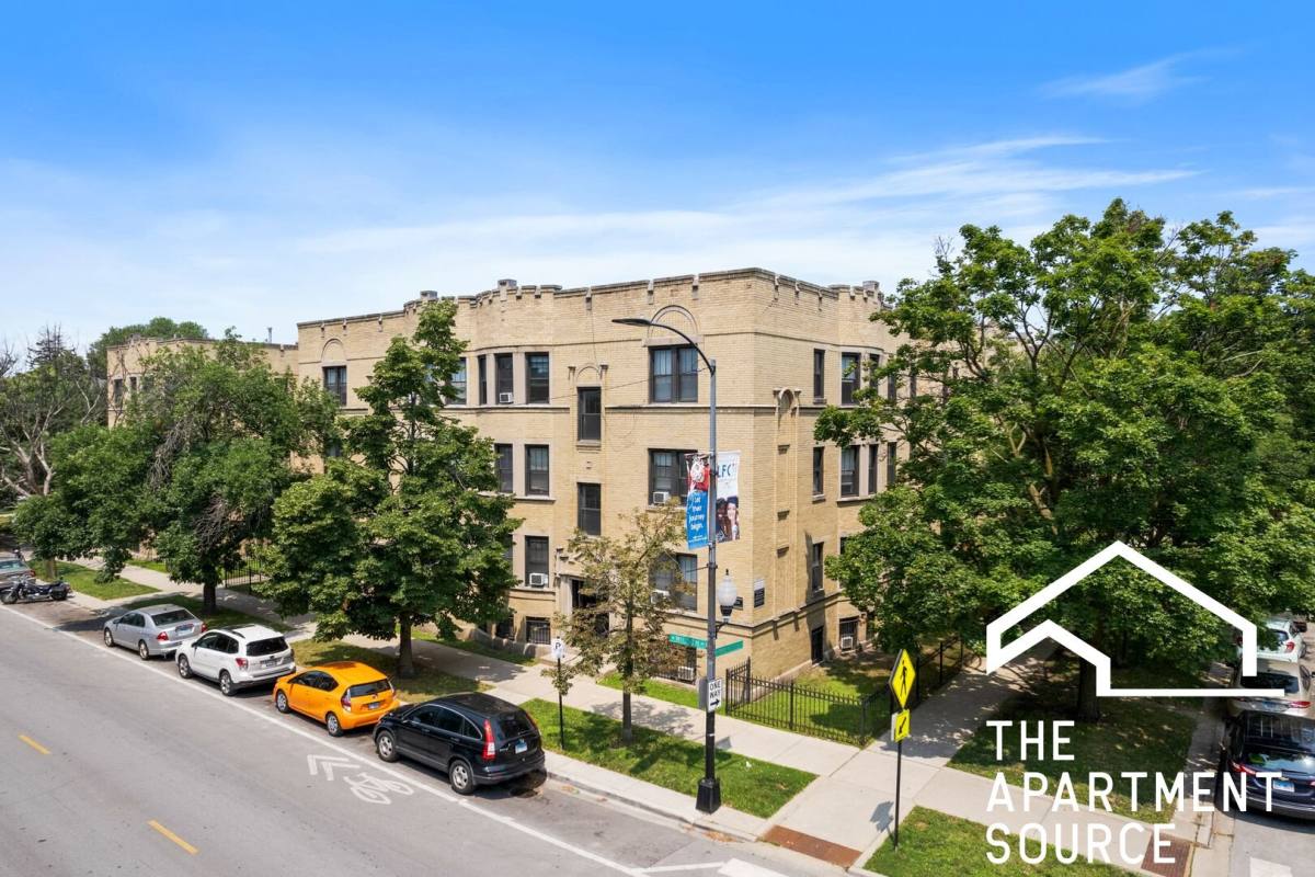 Apartment for rent at 1948 W Wilson Ave #1S, Chicago, IL 60640