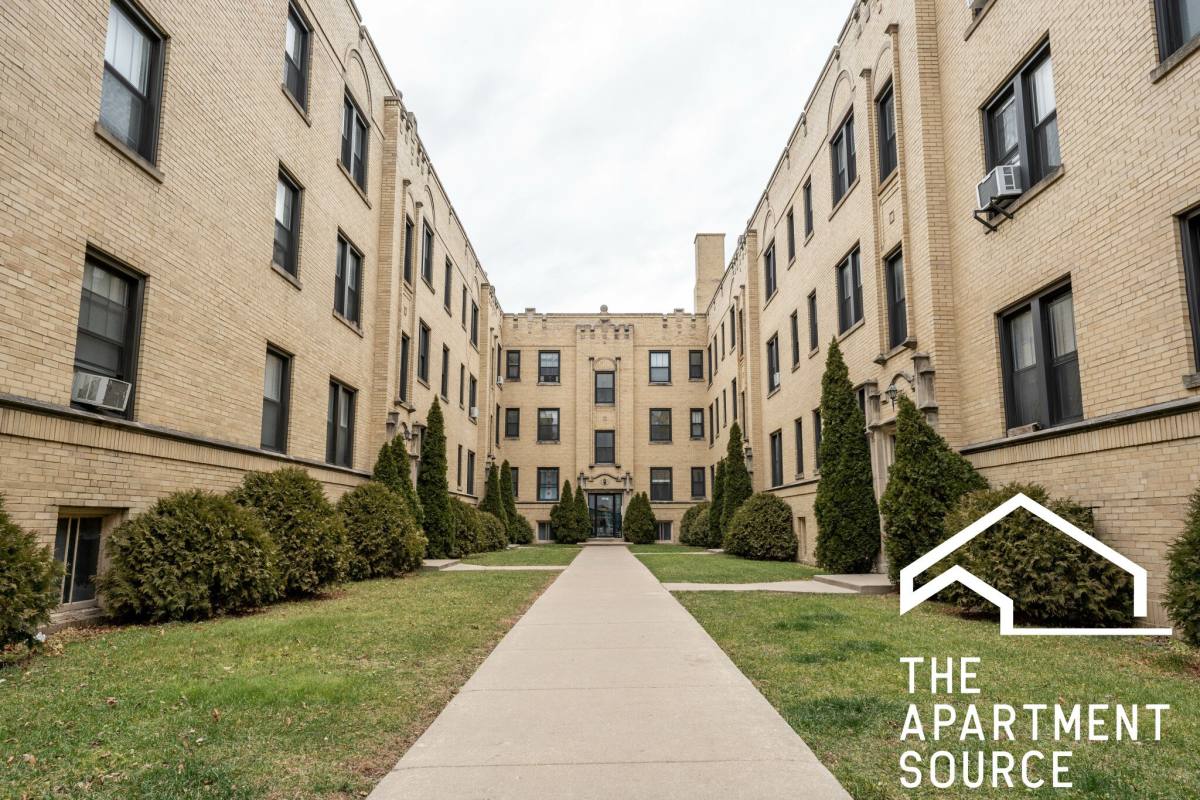Apartment for rent at 1948 W Wilson Ave #1S, Chicago, IL 60640