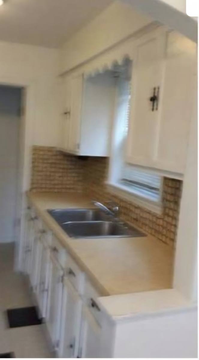 House for rent at 8335 S Indiana Ave, Chicago, IL 60619