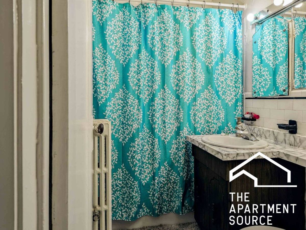 Apartment for rent at 2334 W School St #2, Chicago, IL 60618