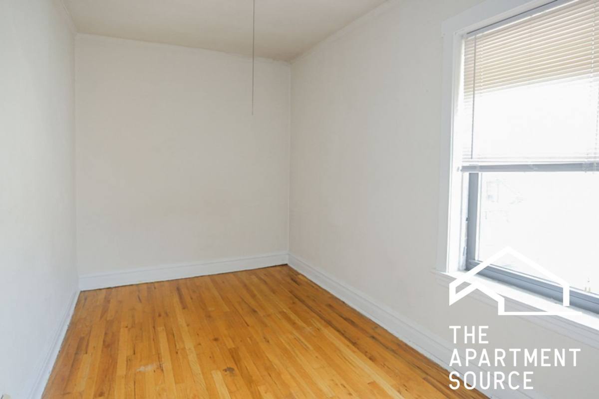 Apartment for rent at 2612 W Gunnison St #3R, Chicago, IL 60625