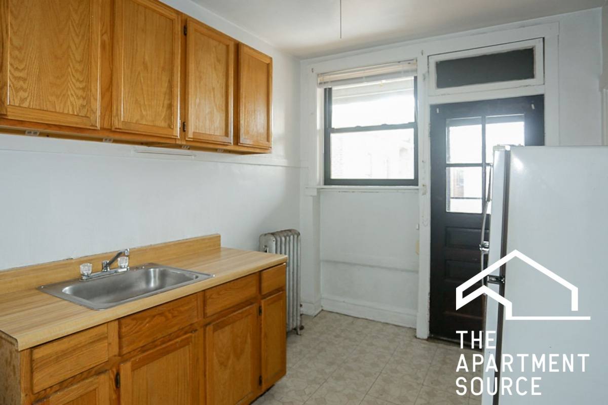 Apartment for rent at 2612 W Gunnison St #3R, Chicago, IL 60625