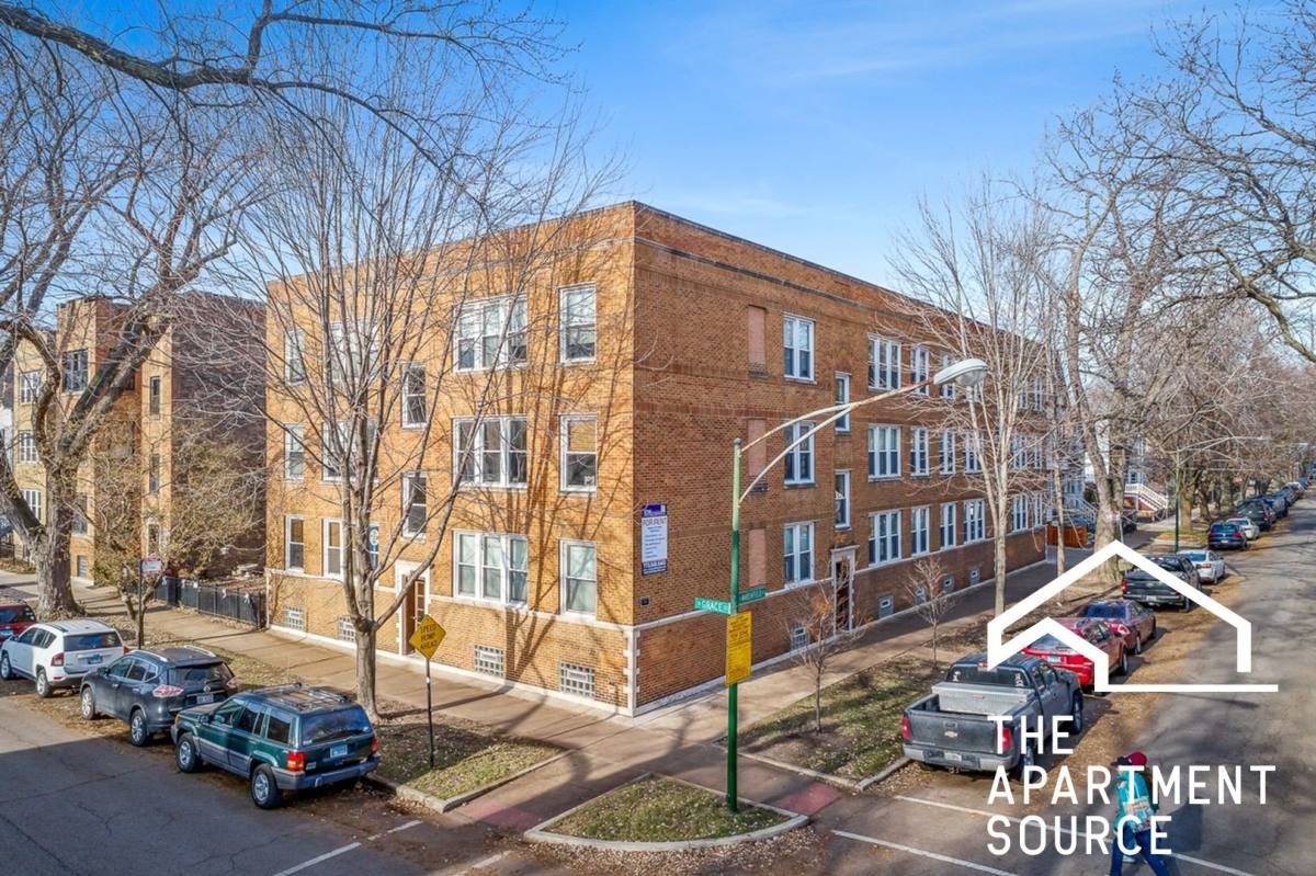 Apartment for rent at 1634 W Grace St #2, Chicago, IL 60613